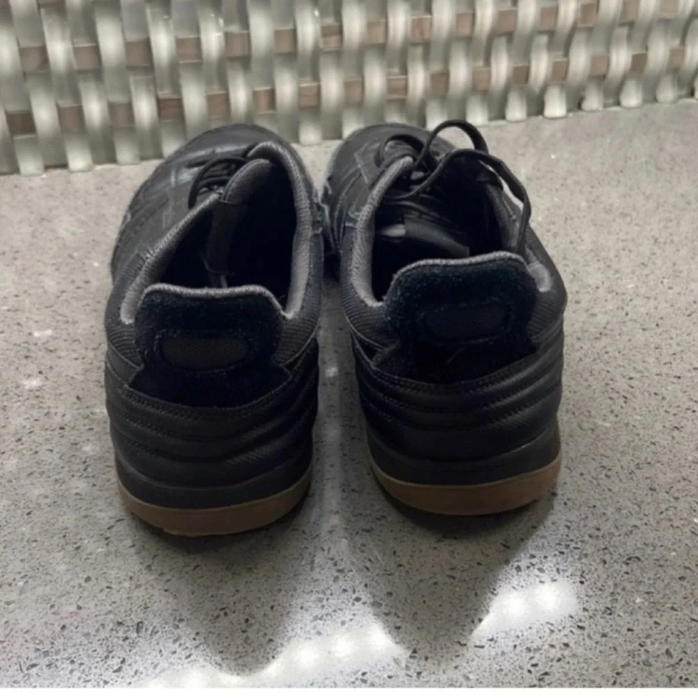 Zara retro leather sneakers size 43 euro (10us) black with laces
